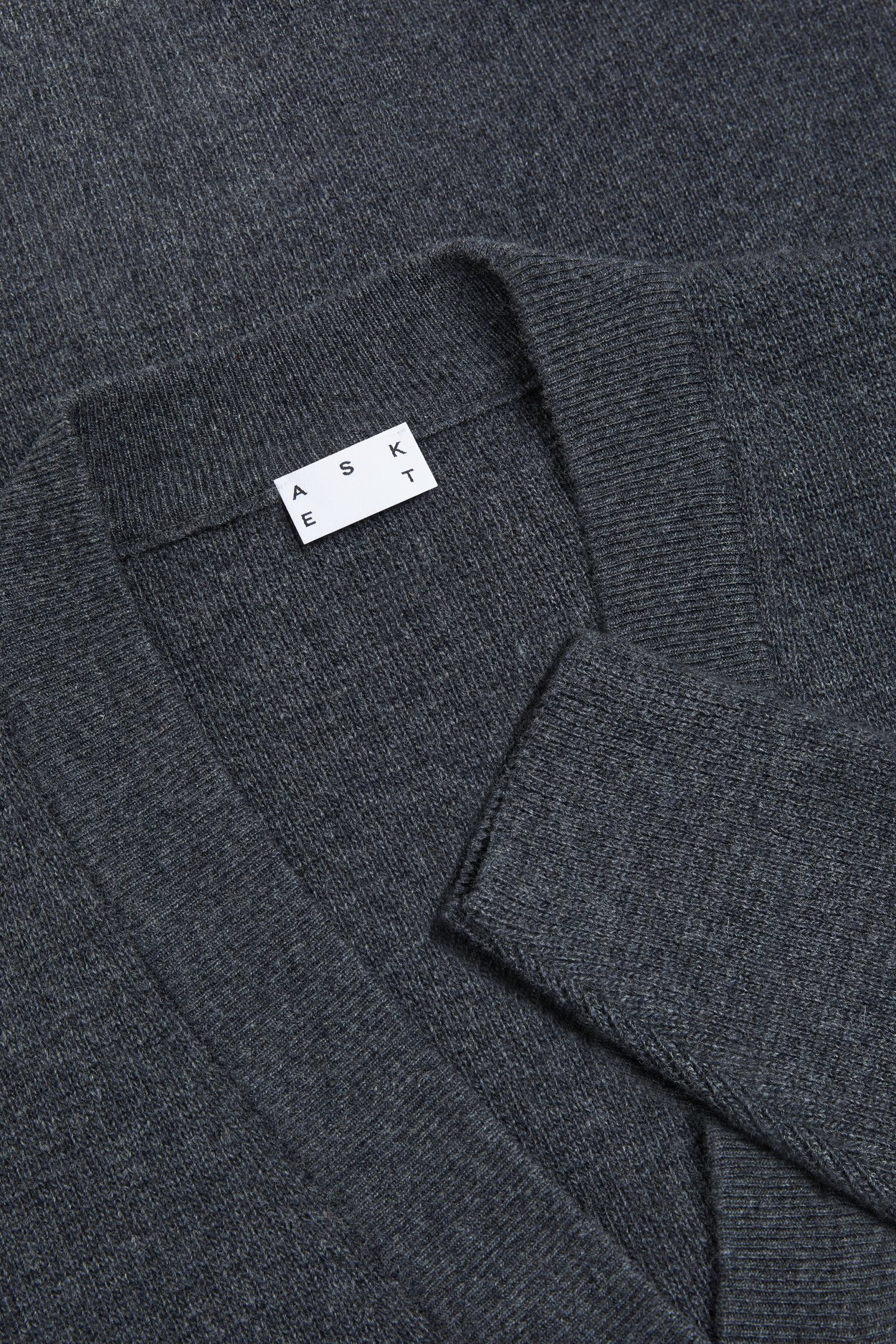 One of the most dependable wardrobe essentials, made from 100% recycled wool